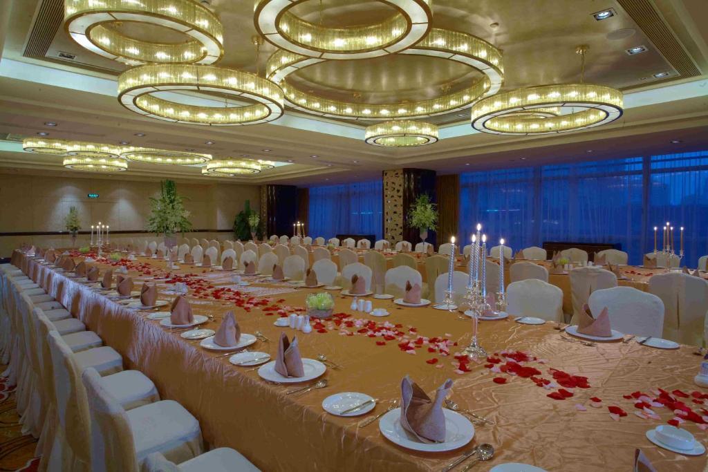 New Century Grand Hotel Beijing Exterior photo