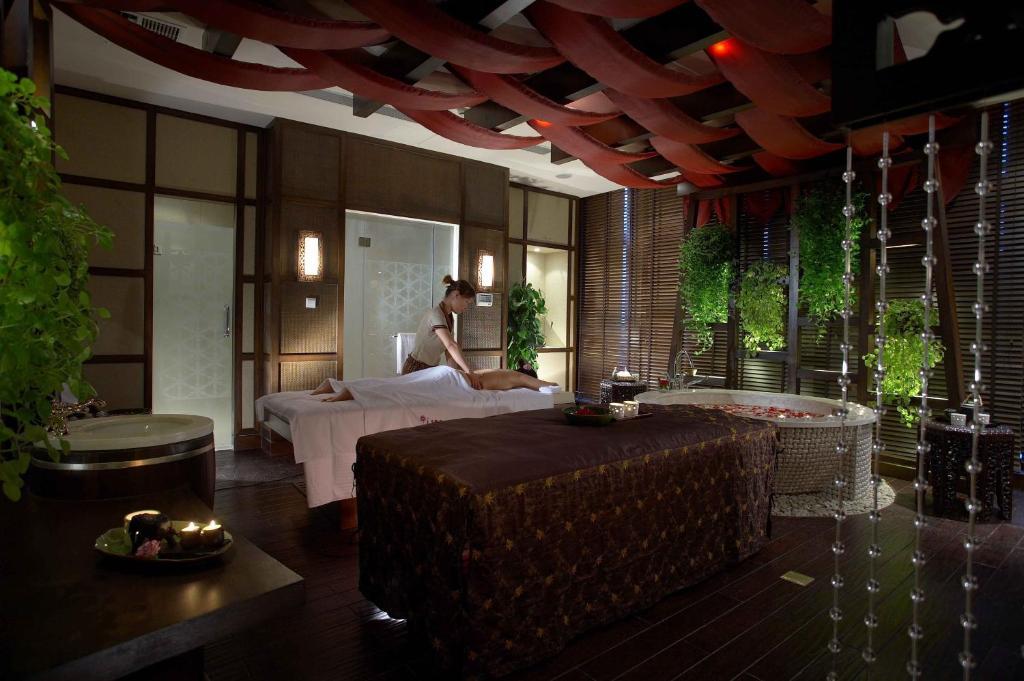 New Century Grand Hotel Beijing Exterior photo